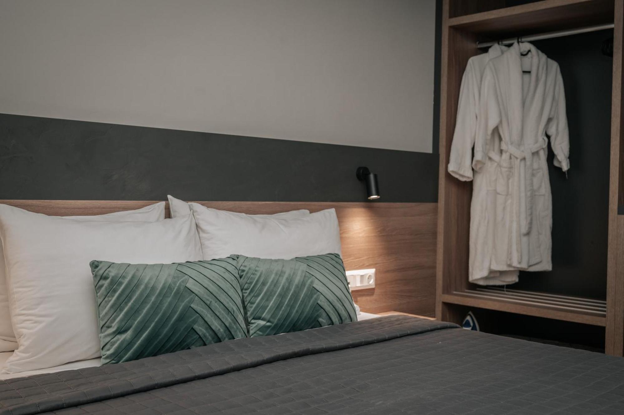 Elizabeth Queen Luxury Rooms ปาราเลียกาเตอรีนิส ภายนอก รูปภาพ