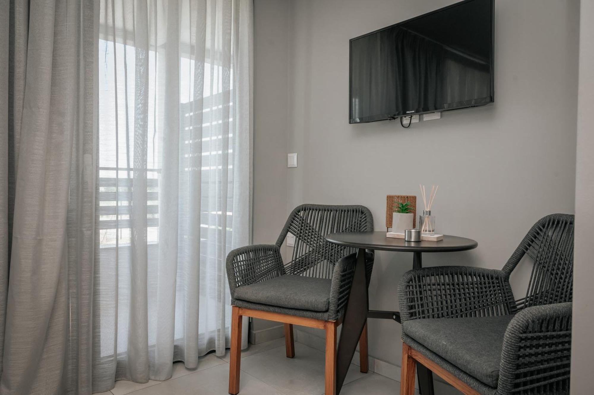 Elizabeth Queen Luxury Rooms ปาราเลียกาเตอรีนิส ภายนอก รูปภาพ