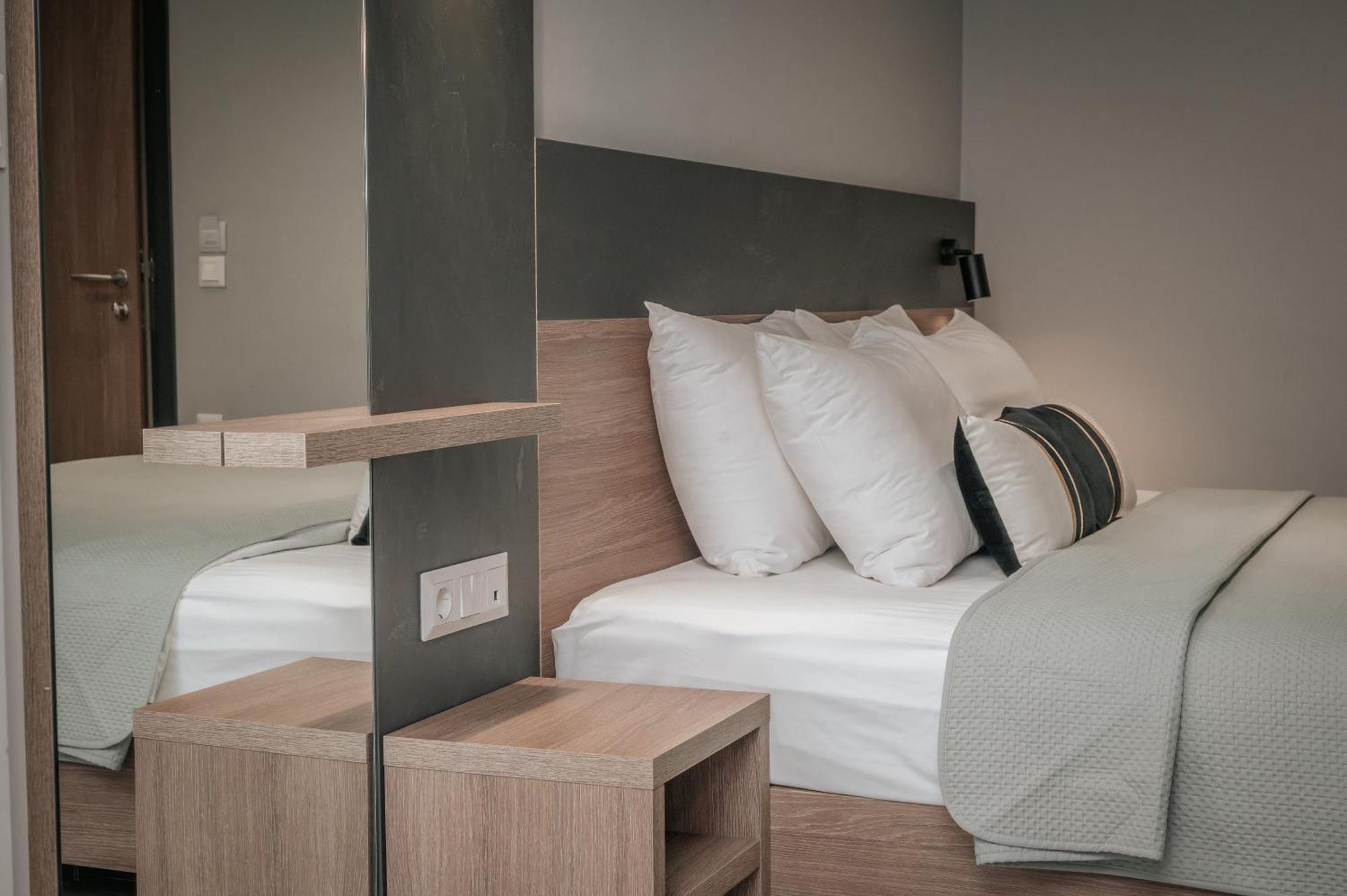 Elizabeth Queen Luxury Rooms ปาราเลียกาเตอรีนิส ภายนอก รูปภาพ