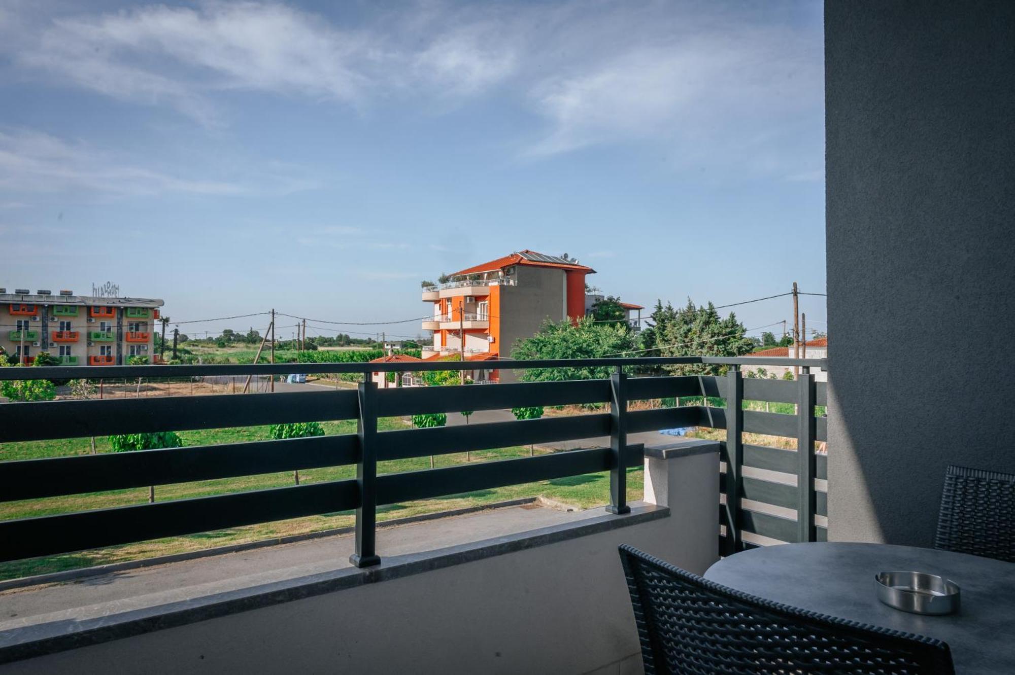 Elizabeth Queen Luxury Rooms ปาราเลียกาเตอรีนิส ภายนอก รูปภาพ